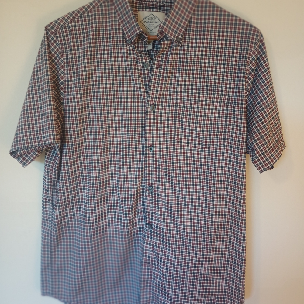 Saint John's Bay Men's Classic Fit Short Sleeve Button Down Size M